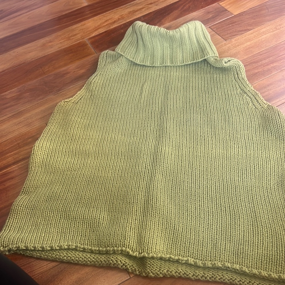Banana republic cotton turtleneck size medium